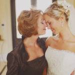 Šaty pro maminku nevěsty a ženicha jsou také důležité. Jak správně vybrat a být elegantní a nadčasová?