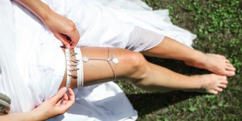 Dokonalý svatební celek se skládá z malých detailů. Takových, jako je podvazek od Bohos