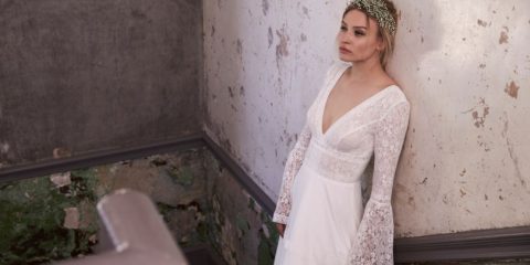 Elegance, romantika a nápadité detaily. To jsou šaty z kolekce Sassi Holford pro rok 2019
