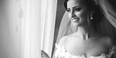 Chcete mít na svatbu zářivě bílé zuby? Zkuste metodu pulling oil s kokosovým olejem od Brilliant COCO