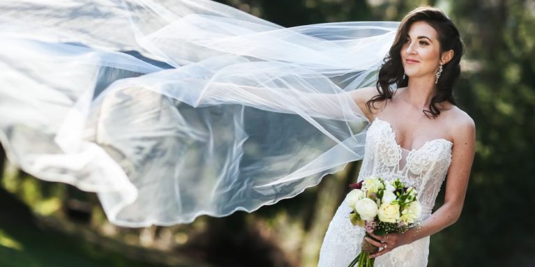 Georges Hobeika šije své dechberoucí svatební šaty pro nevěstu, která je zamilovaná i nezávislá. Podívejte se na aktuální kolekce