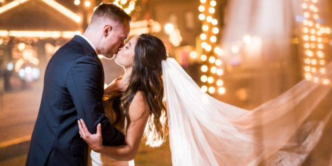 Osvětlete svoji svatbu pomocí světelných řetězů! Vytvoří magickou atmosféru, romantickou náladu i příjemné teplo