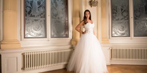 Chystáte se vybírat svatební šaty? Petra Zimermannová ze salonu Mona poradí, jak na to
