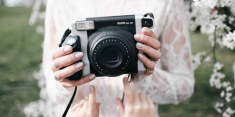 Polaroid na svatbu zdarma vám půjčí Polagraph. Víme, jaké novinky mají pro svatební sezónu