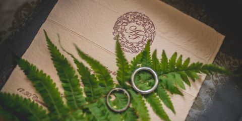 Svatební oznámení a pozvánky: Co na nich nesmí chybět a co je naopak navíc