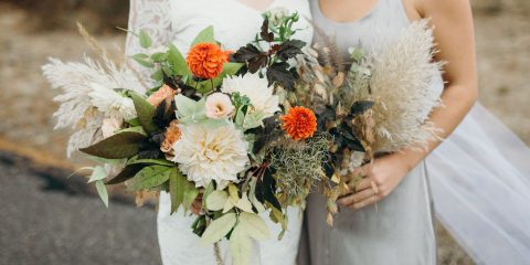 Kouzlo barev a melancholie. To jsou nejkrásnější podzimní svatební kytice pro sezónu 2020