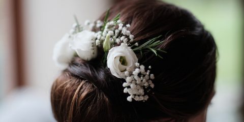 Svatební účesy 2021: Fantastické nápady na vlasy