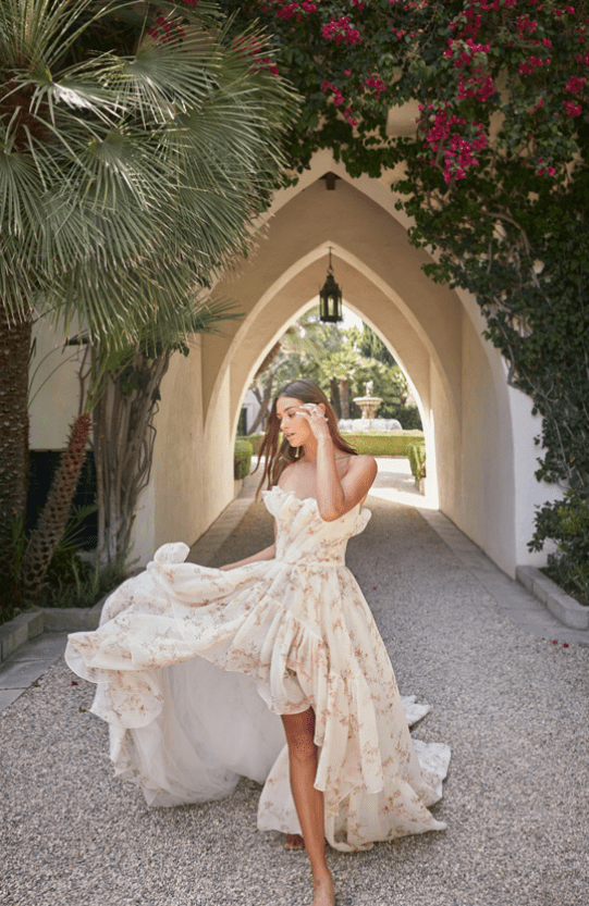 Monique Lhuillier jarní kolekce svatebních šatů 2021