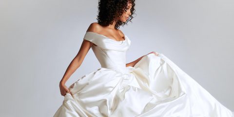 Vivienne Westwood 2021, to je retrospektiva ikonických siluet z metrů výjimečných látek