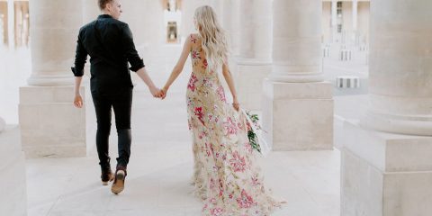 Květinové svatební šaty. Umí být neuvěřitelně romantické, ale také elegantní