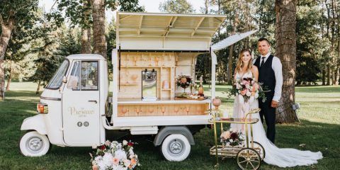 Mobilní bar na svatbu? Ano! Je to stylové i praktické