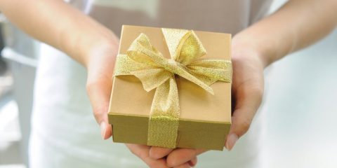 Vtipné, romantické a originální svatební dary pro novomanžele