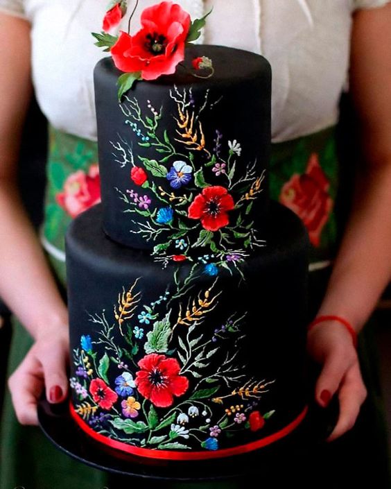 Svatební dort s květinami, černý svatební dort