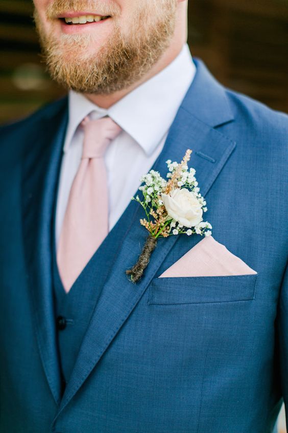 Modrý svatební oblek pro ženicha