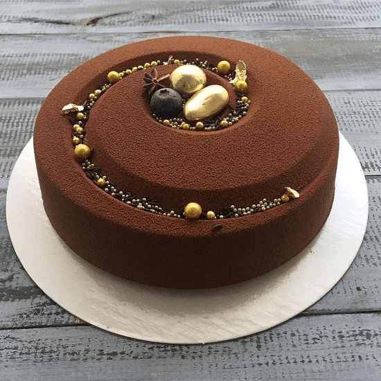 Čokoládový svatební dort, velvet efekt