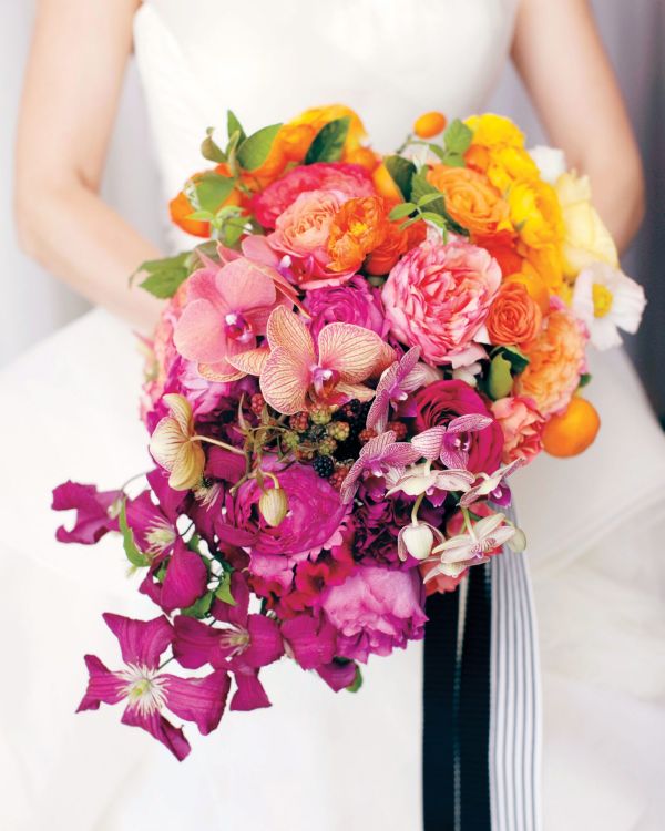 Kaskádová svatební kytice