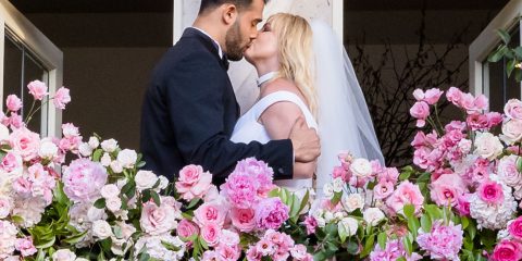 Britney Spears a Sam Asghari: Skutečně pohádková svatba v tónech růžové a zlaté