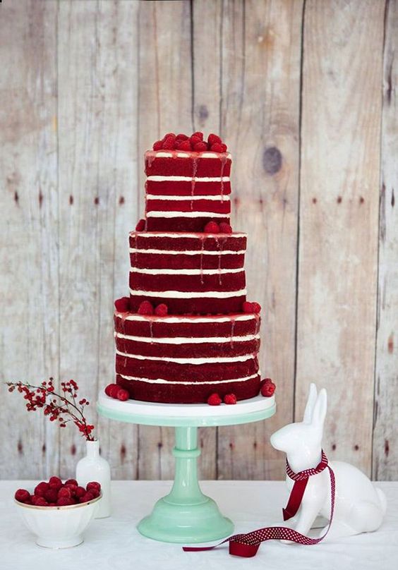 Red velvet svatební dort