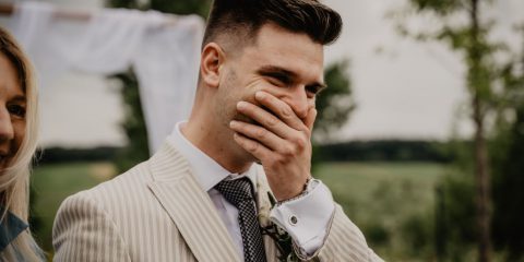 Ženich v roce 2023? Výrazné barvy, drobné vzory a pohodlná elegance