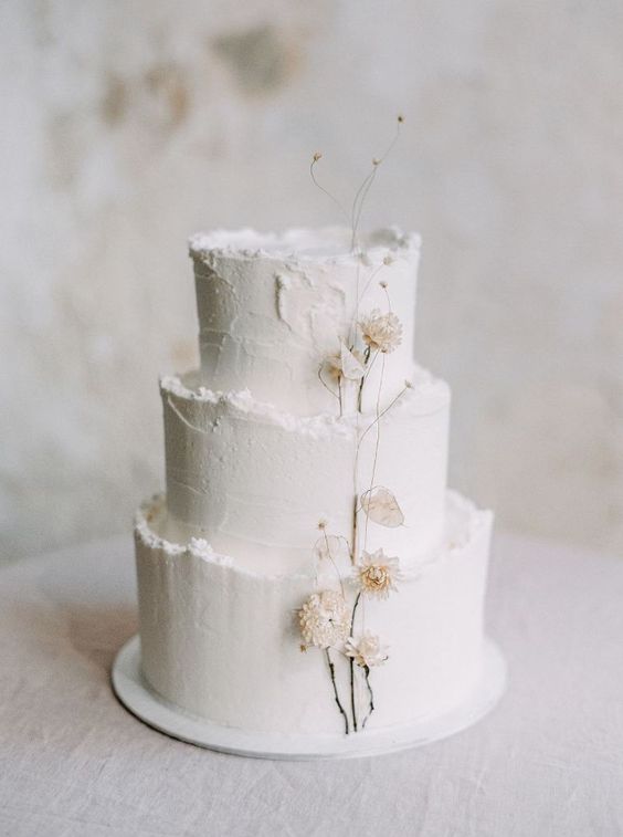 Bílé svatební dorty
