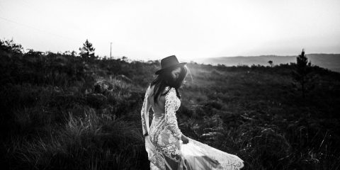 Nechte na hlavě. Jak nosit klobouk místo závoje