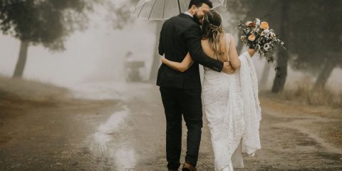 Prší vám štěstí? Svatba v dešti může být krásná a romantická