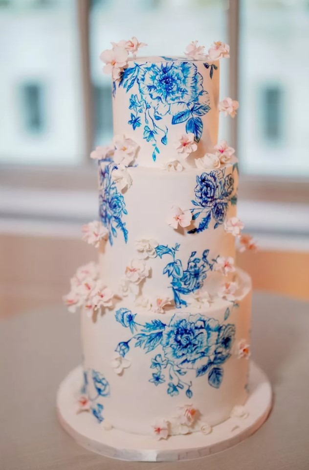 Modrý svatební dort