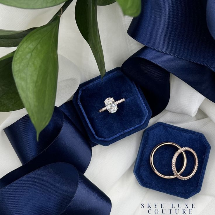 Modrá krabička na snubní prsteny