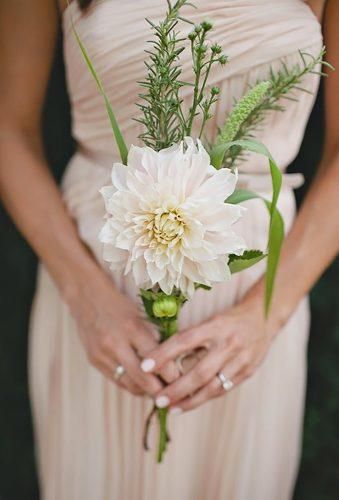 Svatební kytice minimalistická