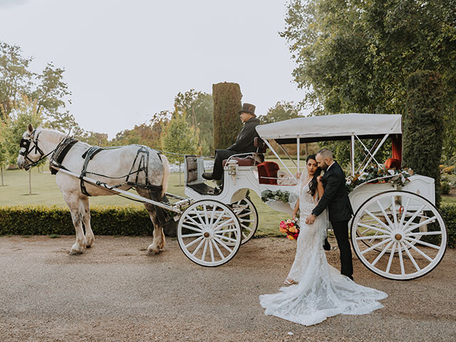 Svatební jízda kočárem