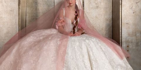 Reem Acra – Hollywood. Glamour kouzlo zlatých časů udělá z každé nevěsty hvězdu