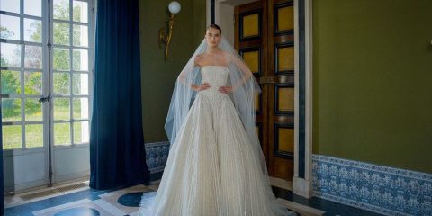 Elie Saab podzim 2024: Diamantový prach přináší přísliby šťastné budoucnosti