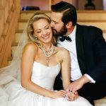 Rollo se oženil. Inspirujte se veselkou hvězd seriálu Vikingové Cliva Standena a Lucy Martin ve francouzském stylu